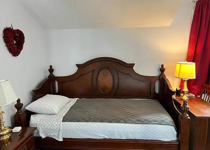 Estate Guest Home Upstairs, Ev Charger On Site
