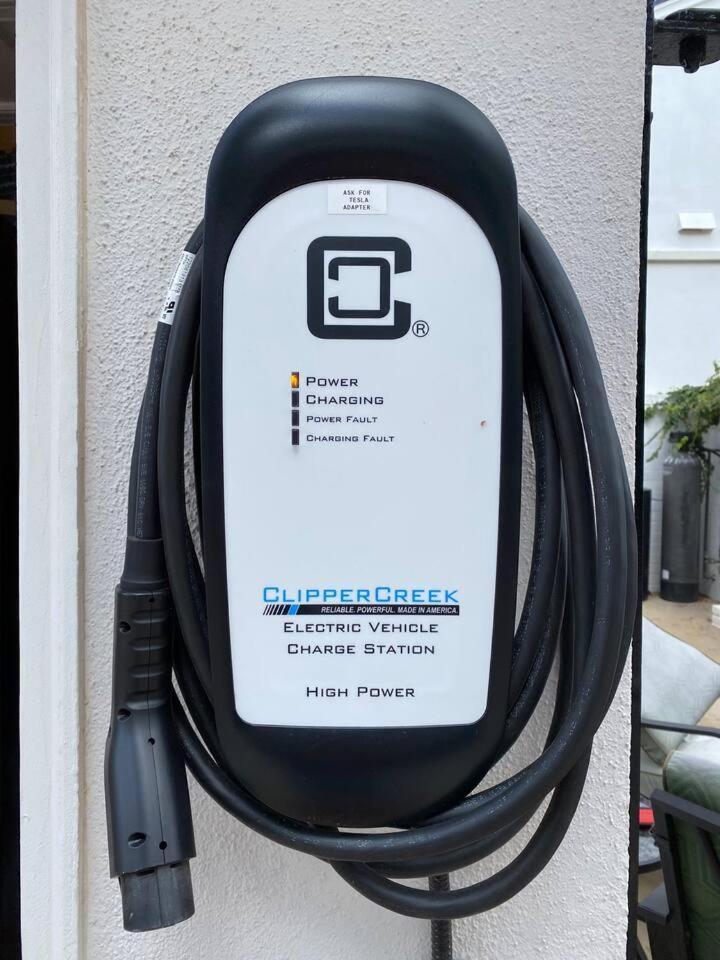 Estate Guest Upstairs, Ev Charger On Site * Santa Maria (Santa Barbara County)